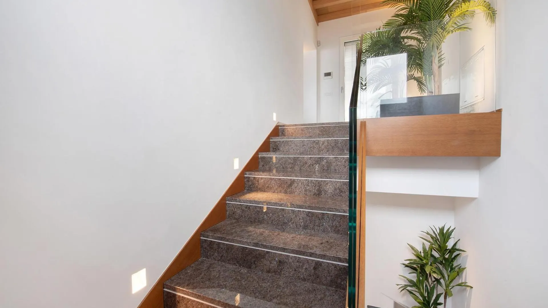 Luxury Lakefront Penthouse Lezzeno