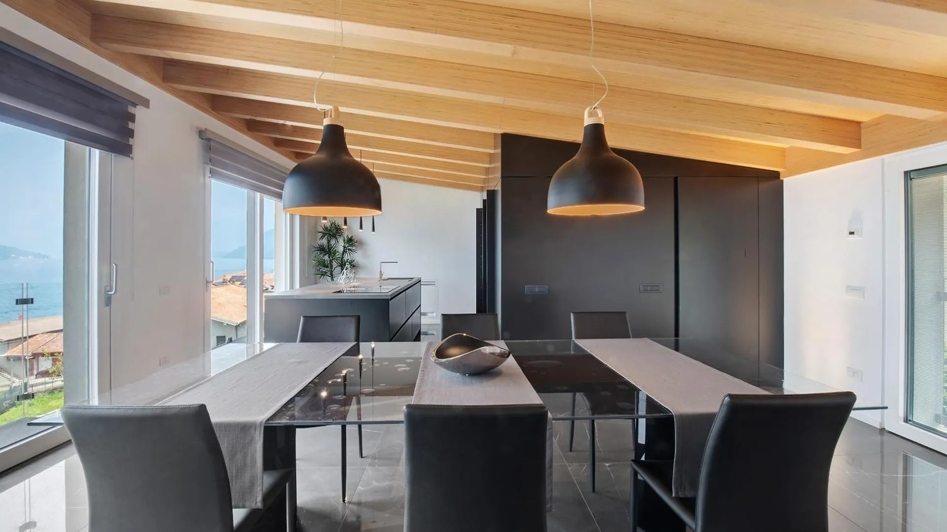 Luxury Lakefront Penthouse Lezzeno Apartament