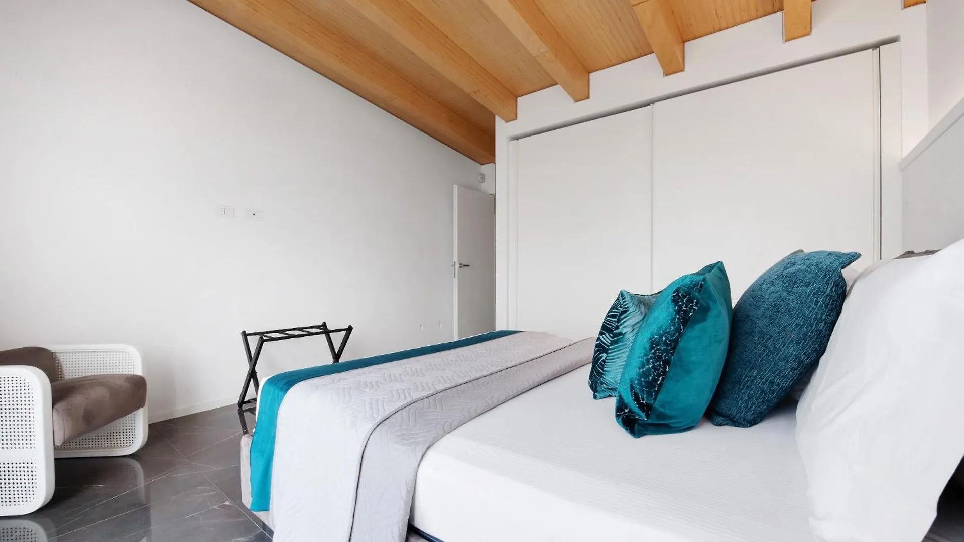 Apartament Luxury Lakefront Penthouse Lezzeno Włochy