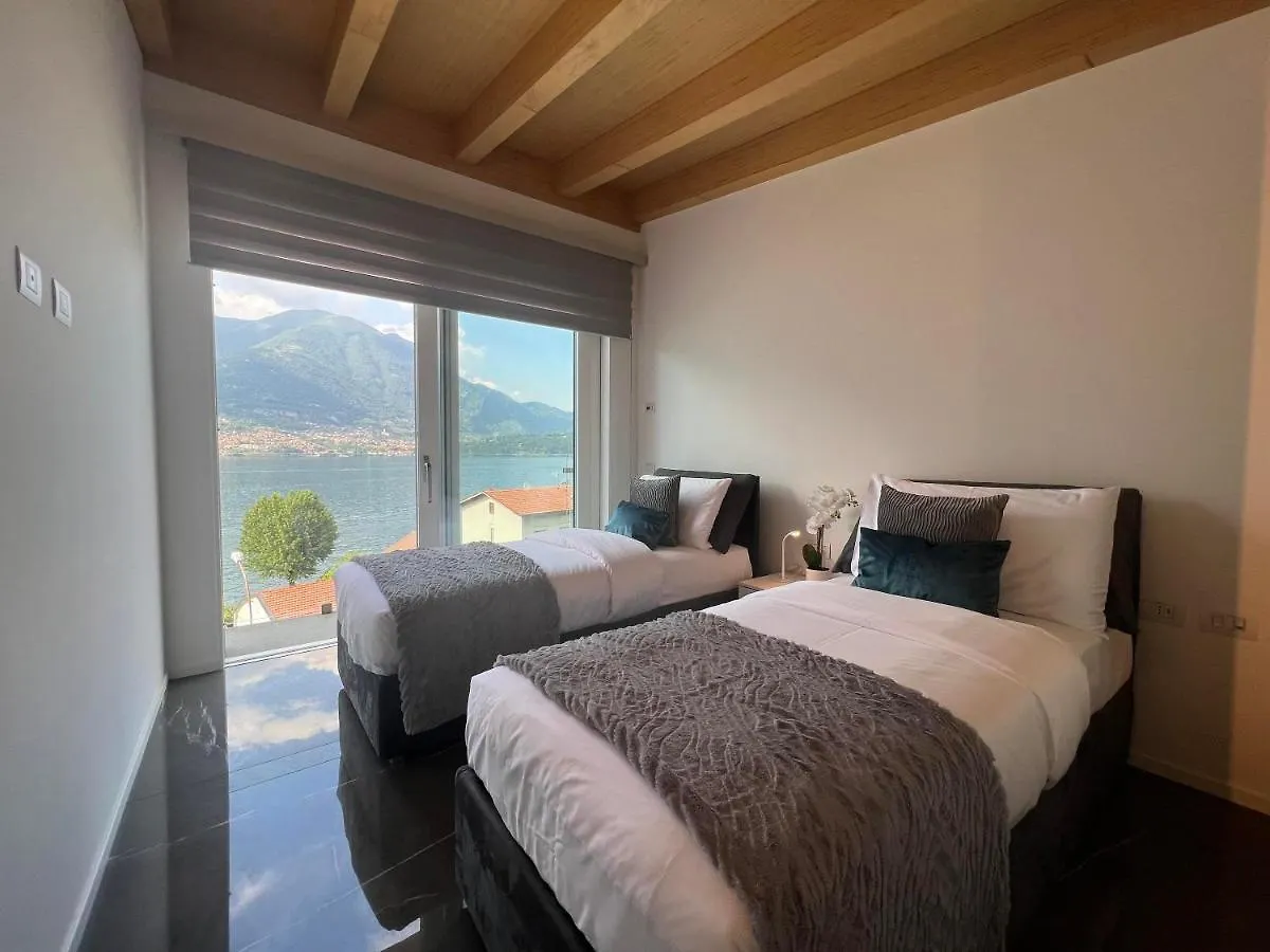 Luxury Lakefront Penthouse Lezzeno 0*,